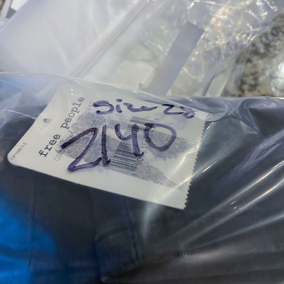 NWT Free People Rip Knee Black Ankle Skinny Jeans Size 28 - Picture 9 of 9